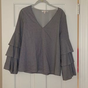 Ruffled sleeve shirt